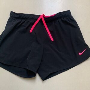 NIKE DRI FIT WORKOUT SHORTS SIZE S